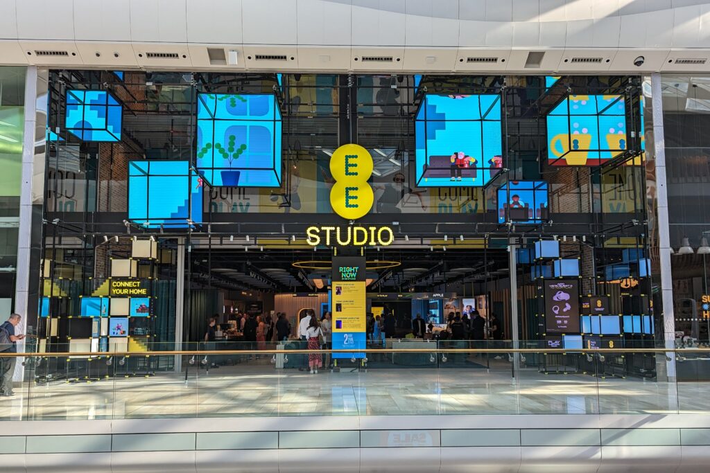 EE Studio phone shop